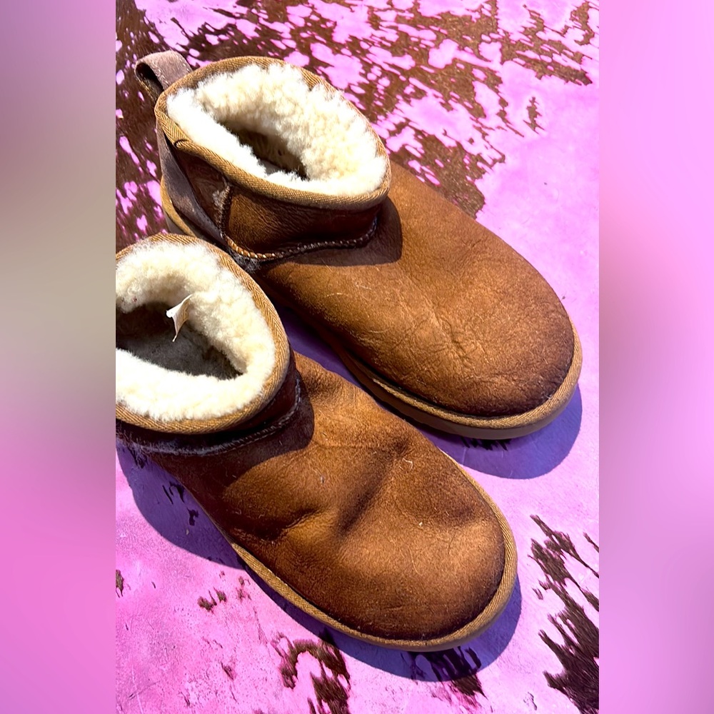 Ugg Classic Ultra Mini size w9.  Chestnut DISCLAIMER:Water Damage